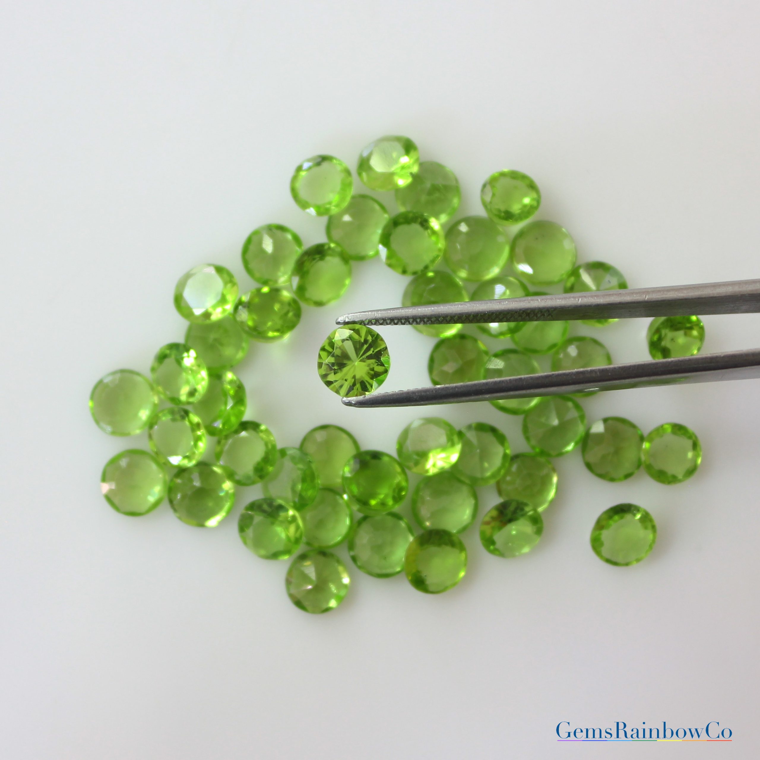 Details about   Natural Peridot Gemstone Round Shape Loose Green Peridot 4mm Faceted Lot C4296