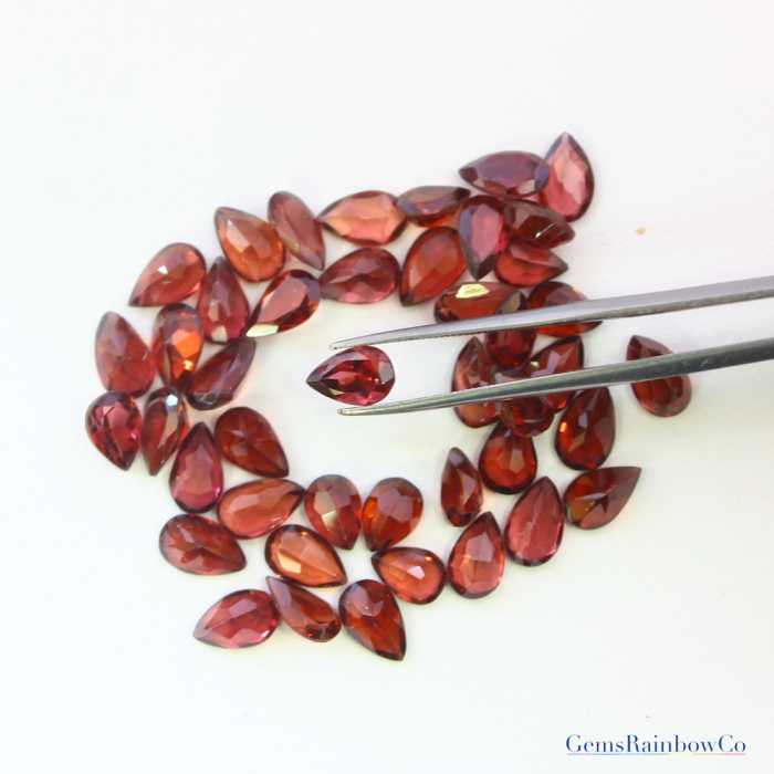 Garnet_Fac_Oval_5x8mm_A_4 Garnet Pear