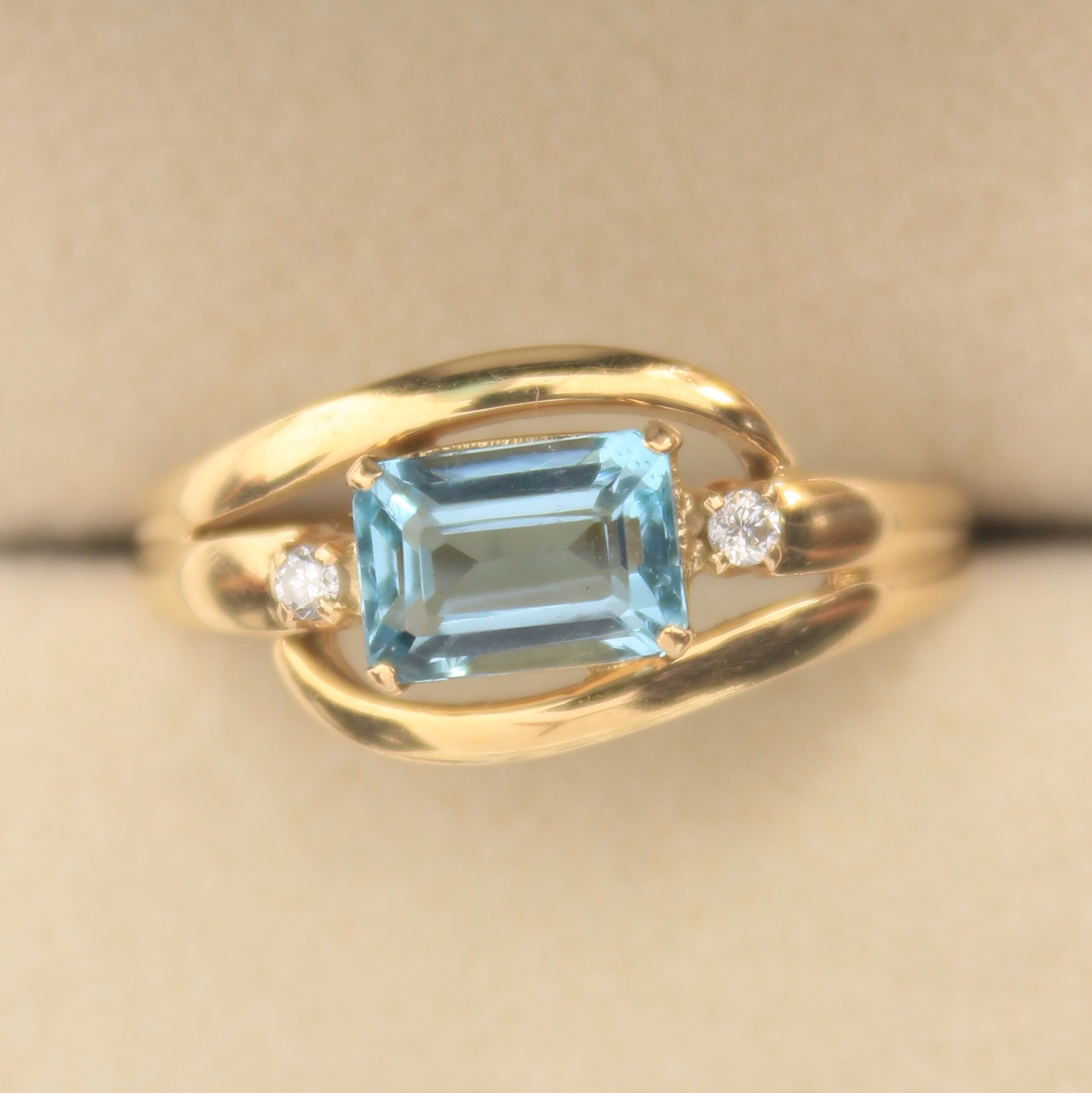 Aquamarine and Diamond Gold Ring - Etsy