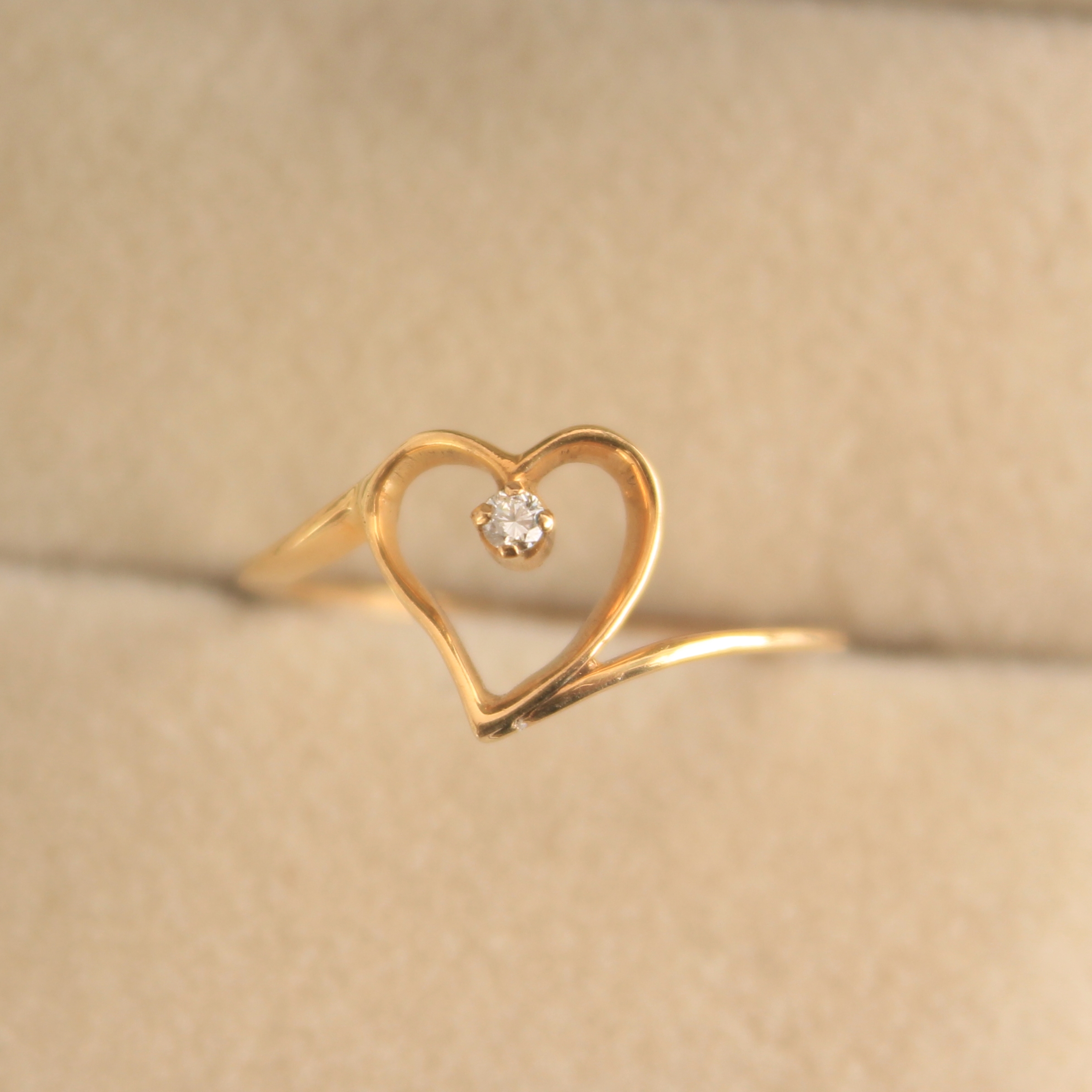 Buy quality Gold 22.k Heart Shape Ladies Ring in Ahmedabad